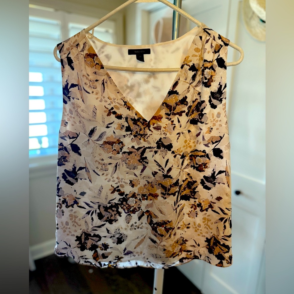 RW&CO. Floral Sleeveless V Neck Blouse Size Large